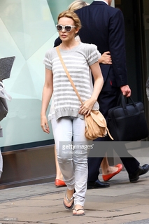 Kylie Minogue feet photo thumbnail