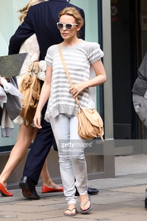 Kylie Minogue feet photo thumbnail