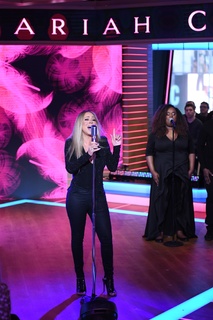 Mariah Carey feet photo thumbnail