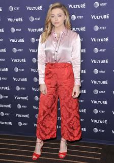 Chloë Grace Moretz feet photo thumbnail