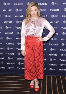 Chloë Grace Moretz feet photo thumbnail