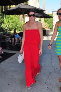 Ashley Greene feet photo thumbnail