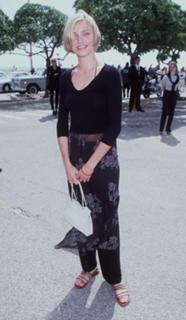 Cameron Diaz feet photo thumbnail