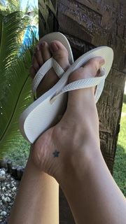 Franciely Freduzeski feet photo thumbnail