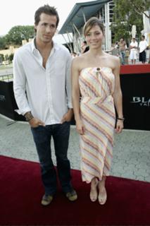 Jessica Biel feet photo thumbnail