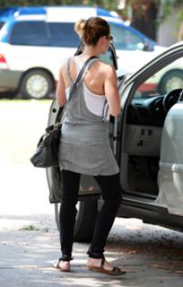 Jessica Biel feet photo thumbnail