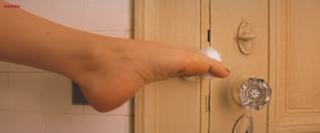Gwyneth Paltrow feet photo thumbnail