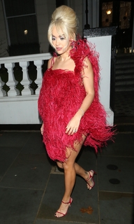 Rita Ora feet photo thumbnail