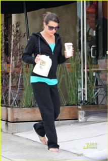 Lea Michele feet photo thumbnail