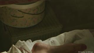 Kate Winslet feet photo thumbnail