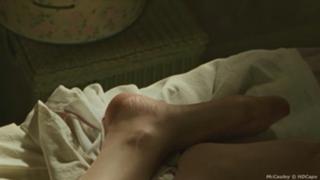 Kate Winslet feet photo thumbnail