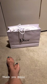 Xenia Tchoumitcheva feet photo thumbnail