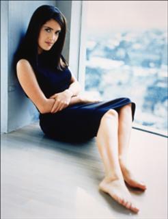 Salma Hayek feet photo thumbnail