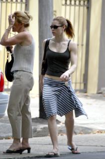 Jessica Biel feet photo thumbnail