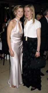 Rosamund Pike feet photo thumbnail