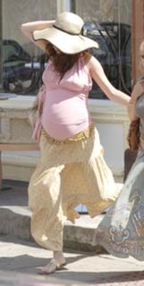 Anna Friel feet photo thumbnail