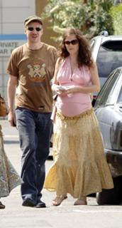Anna Friel feet photo thumbnail
