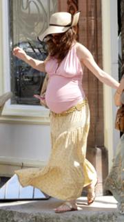 Anna Friel feet photo thumbnail