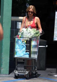 Lauren Conrad feet photo thumbnail