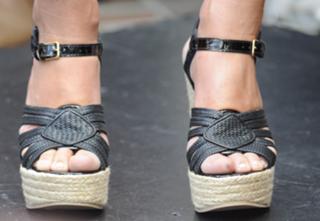 Audrina Patridge feet photo thumbnail