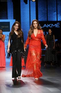 Malaika Arora feet photo thumbnail