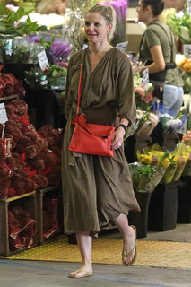 Cameron Diaz feet photo thumbnail