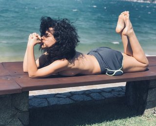 Kéfera Buchmann feet photo thumbnail