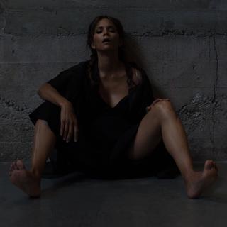 Halle Berry feet photo thumbnail