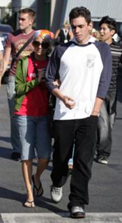 Nicole Richie feet photo thumbnail
