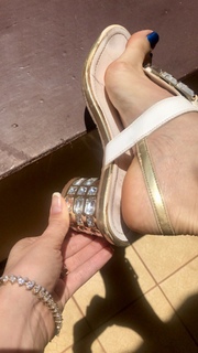 Alaine Crissiê feet photo thumbnail