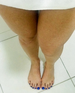 Alaine Crissiê feet photo thumbnail
