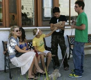 Kirsten Dunst feet photo thumbnail