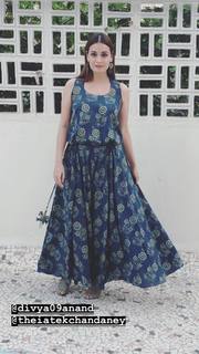 Dia Mirza feet photo thumbnail
