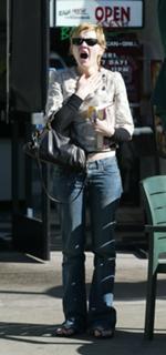 Kirsten Dunst feet photo thumbnail
