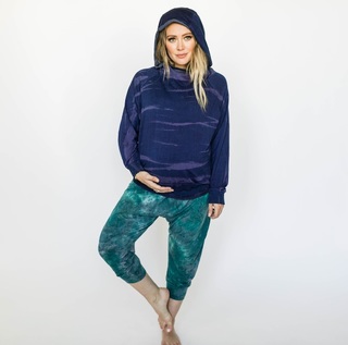 Hilary Duff feet photo thumbnail