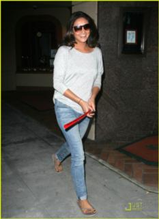 Shay Mitchell feet photo thumbnail