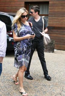 Kate Hudson feet photo thumbnail