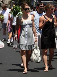 Jessica Biel feet photo thumbnail