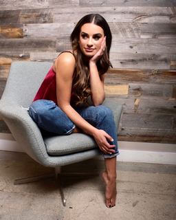 Lea Michele feet photo thumbnail