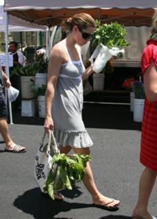 Jessica Biel feet photo thumbnail