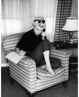 Marilyn Monroe feet photo thumbnail