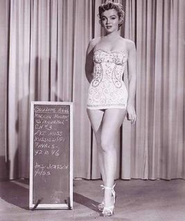 Marilyn Monroe feet photo thumbnail