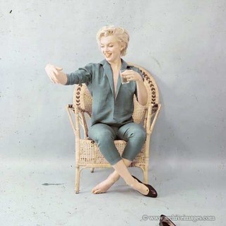 Marilyn Monroe feet photo thumbnail