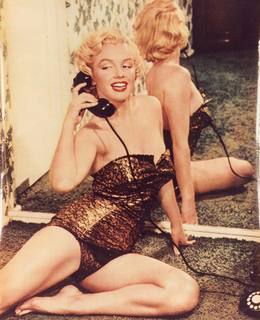 Marilyn Monroe feet photo thumbnail