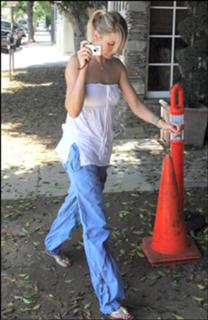 Cameron Diaz feet photo thumbnail