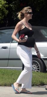 Denise Richards feet photo thumbnail