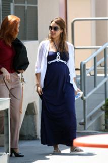 Jessica Alba feet photo thumbnail