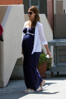 Jessica Alba feet photo thumbnail