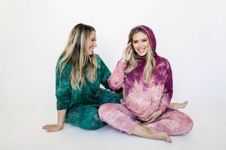 Hilary Duff feet photo thumbnail