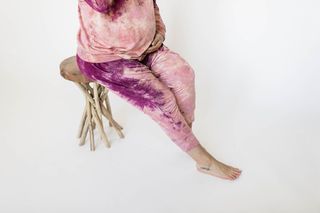 Hilary Duff feet photo thumbnail